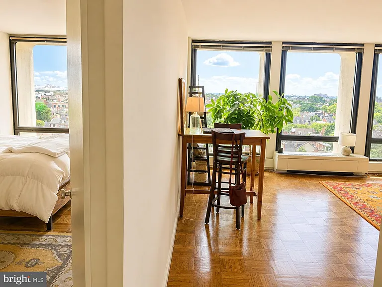 210 Locust St #10CW — Photo 2