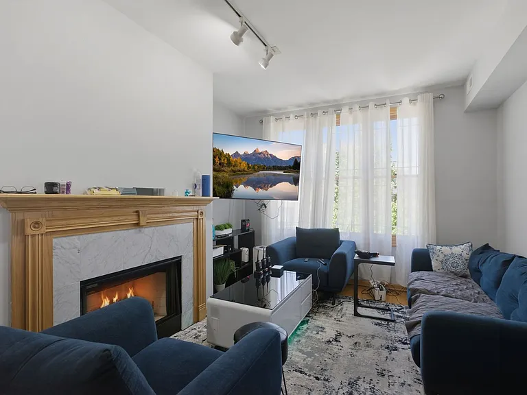 2032 W Huron St #2 — Photo 2