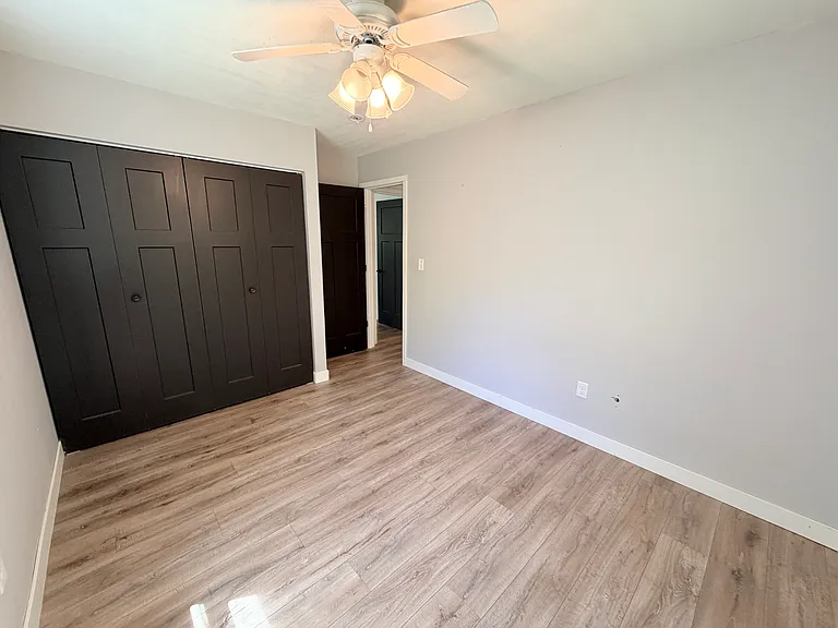 318 N Park St — Photo 21