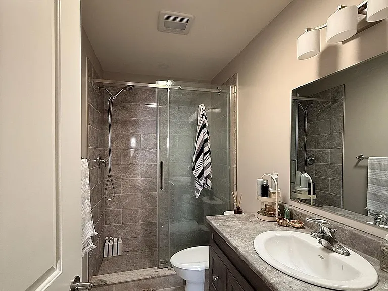 43 Curtis St — Photo 14
