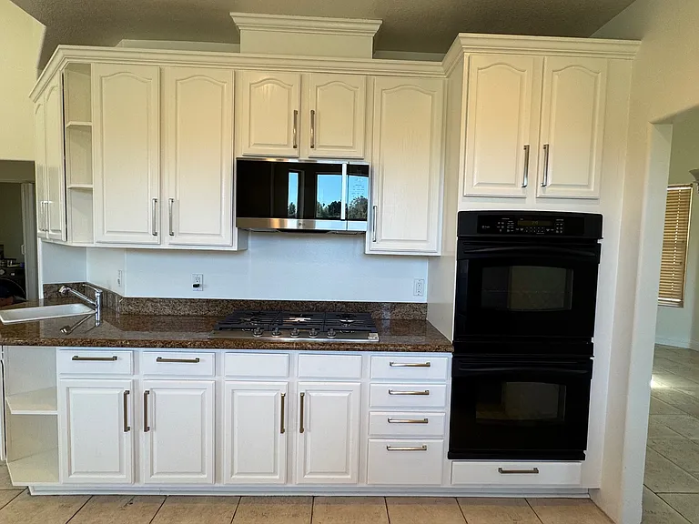 913 W Channel St — Photo 23