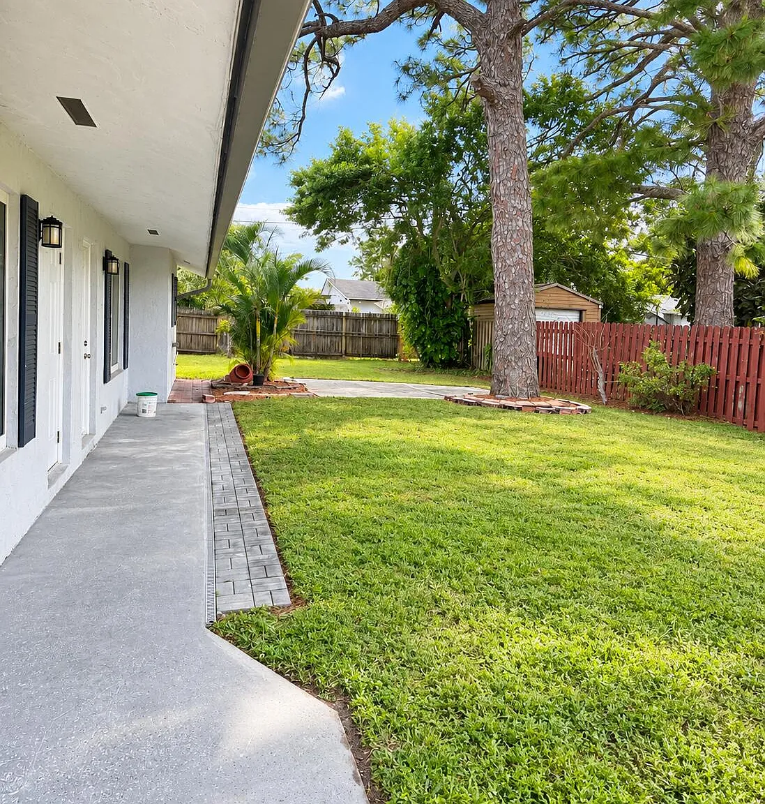 2 bed, 1.0 bath, 1852 sqft, $2,200 — Photo 2