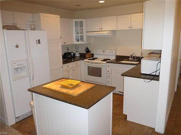 4th image of 845 Southwood Blvd Unit 2