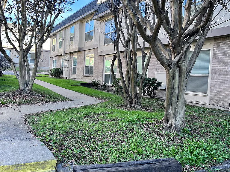 Autumn Creek Apartments — Photo 8