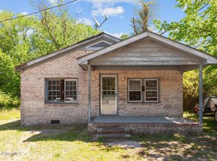 1007 Broad St, Windsor, NC 27983