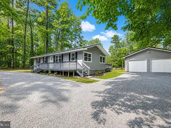 834 Lazy Ln, Lusby, MD 20657