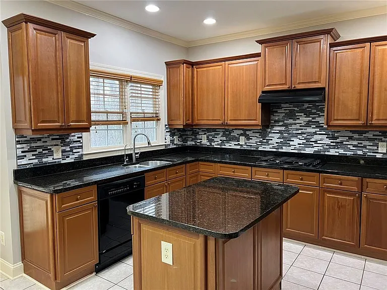 2476 Sewell Mill Rd — Photo 17