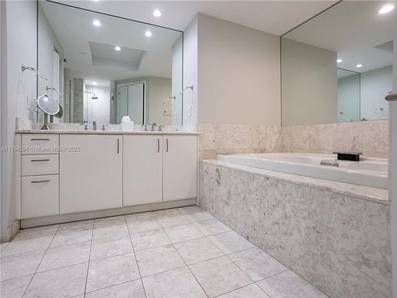 5th image of 1331 Brickell Bay Dr APT 3709