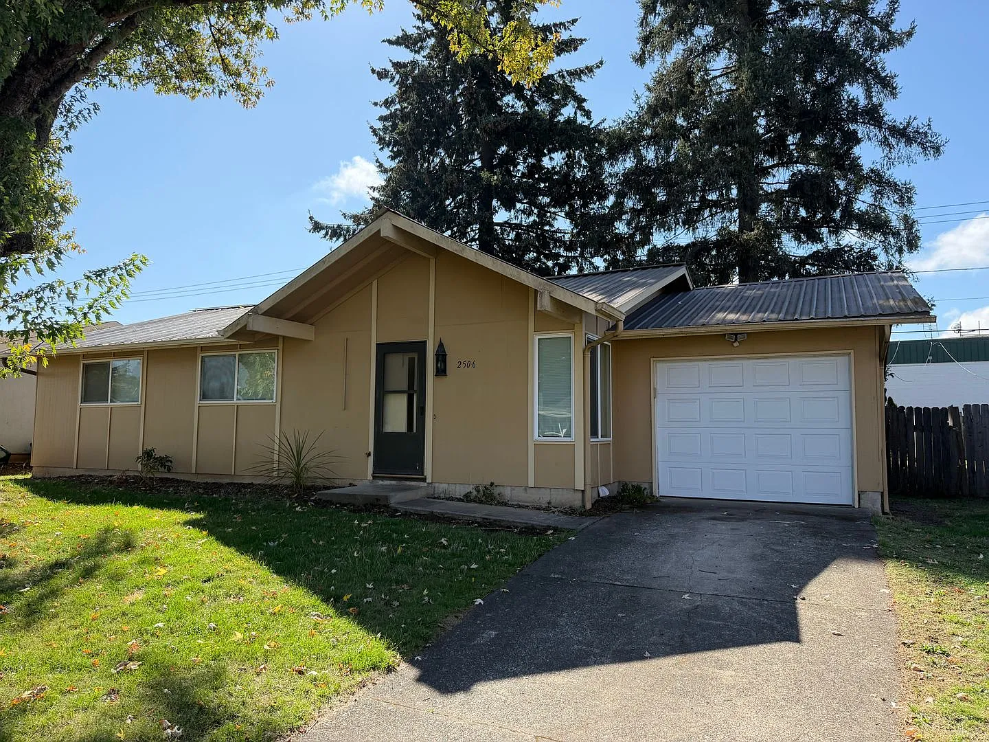 Updated 4 Bedroom Home in Cal Young Neighborhood — Photo 2