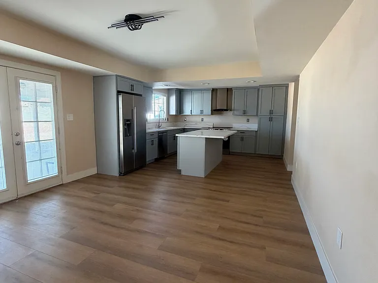 7477 Ullom Dr — Photo 16