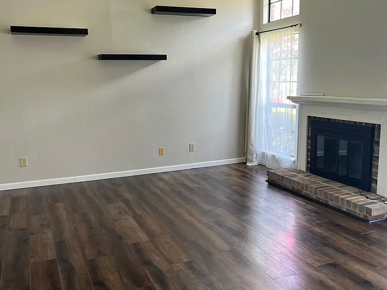 1109 Baxter Dr — Photo 7