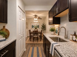 Bennington Crossings Apartment Homes, Alexandria, VA 22312