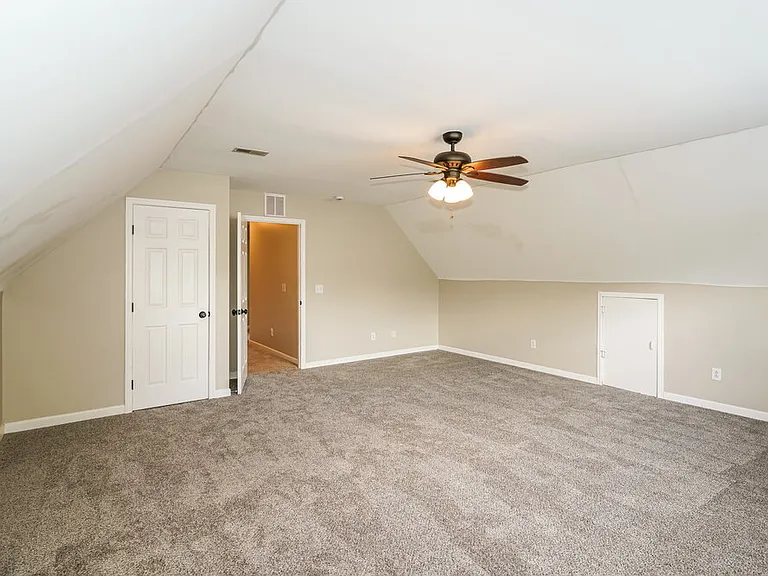 2817 Sutherland Dr — Photo 15