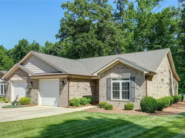 2222 Saint James Dr, Reidsville, NC 27320