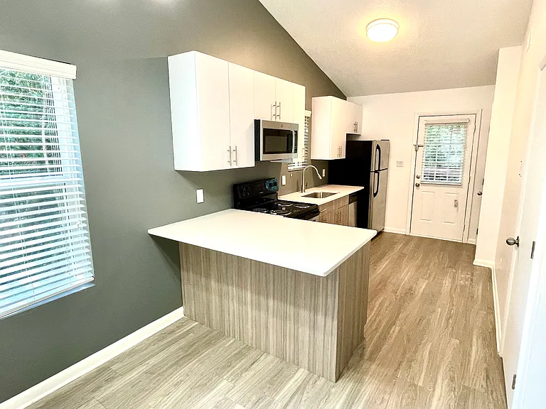 Collegeview — Photo 16