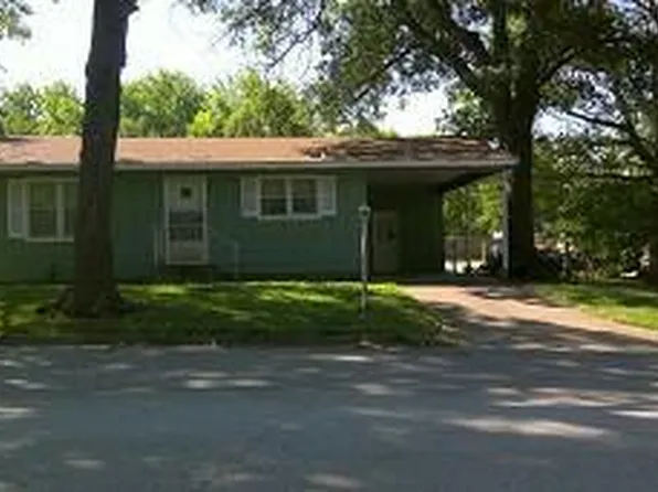 207 W Atlantic St, Nevada, MO 64772