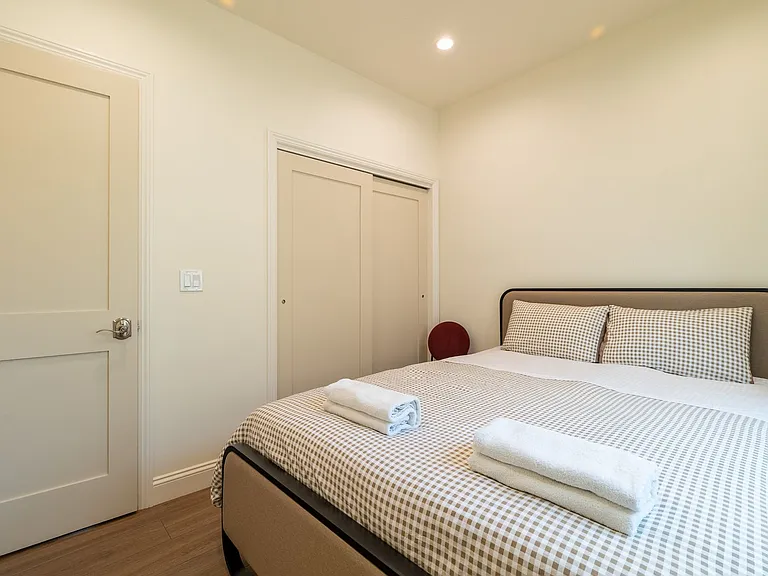 613 W Olive Ave #1 — Photo 32