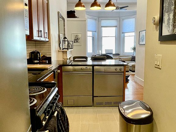 5th image of 195 Beacon St