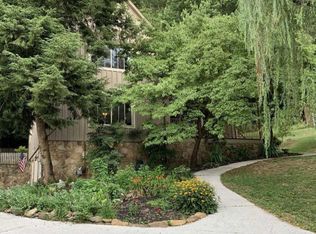 8801 Cedar Springs Ln, Knoxville, TN 37923