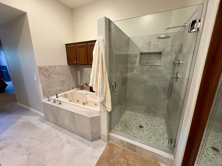 128 E Kavenish Dr — Photo 10
