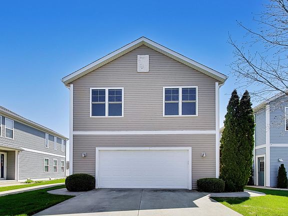 2nd image of 425 Island Pointe Dr