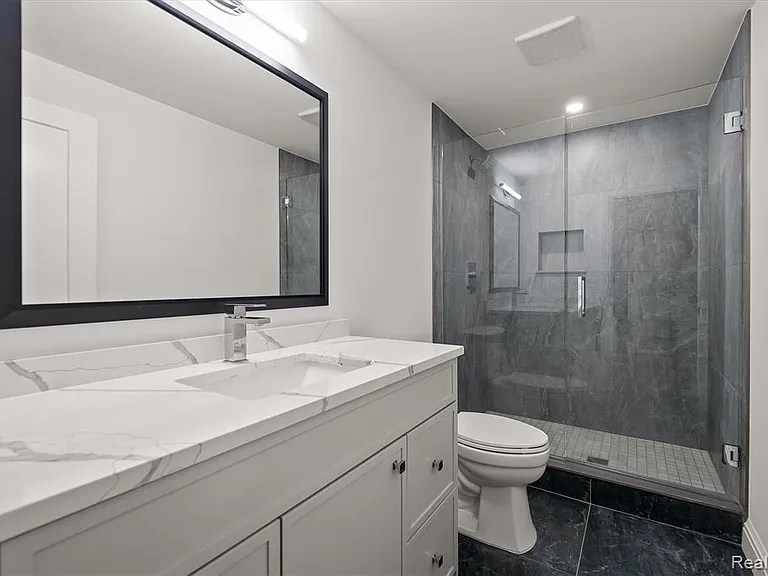 2663 Dorchester Rd — Photo 28