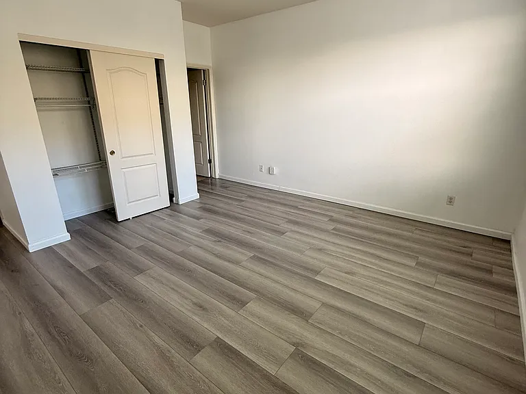 860 Meridian Bay Ln #124 — Photo 8