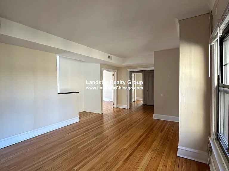 927 Forest Ave #2E — Photo 2