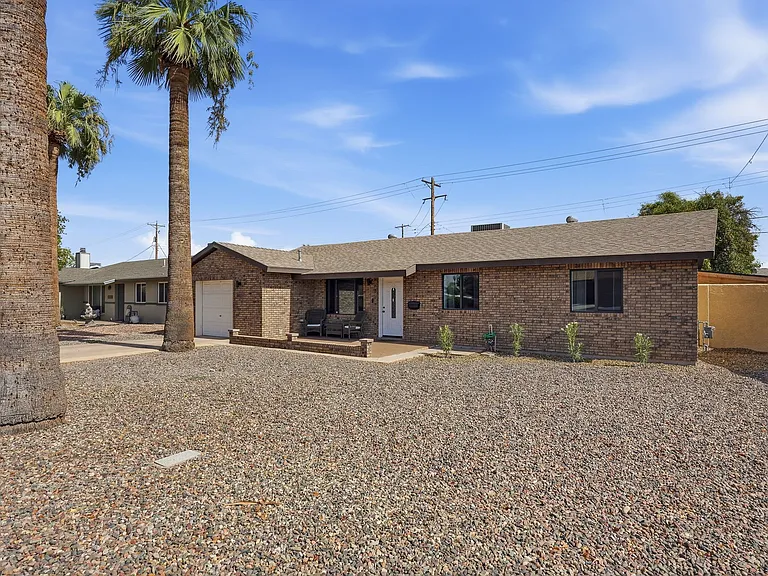 8021 E Oak St — Photo 39
