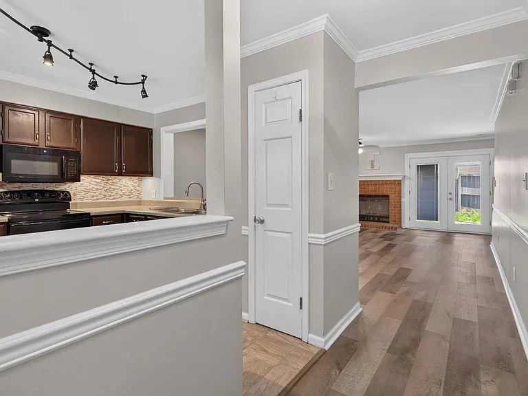 119 Kingsbridge Ln — Photo 5