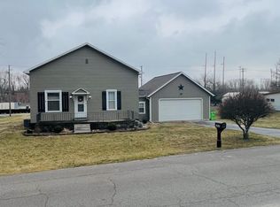 1915 Cemetery Rd, Fremont, OH 43420