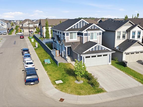 2nd image of 1234 Daniels Cres SW