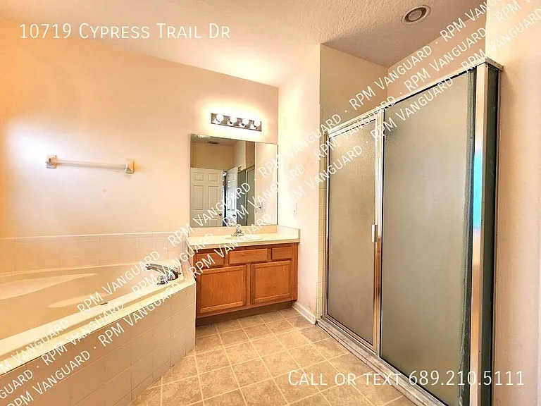 10719 Cypress Trail Dr — Photo 8