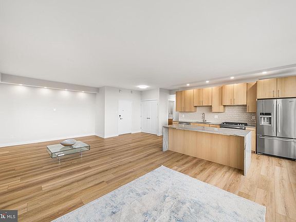 4th image of 50 Belmont Ave APT 1114