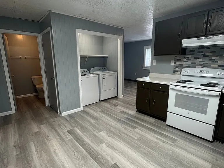 107 Lucas Dr — Photo 6