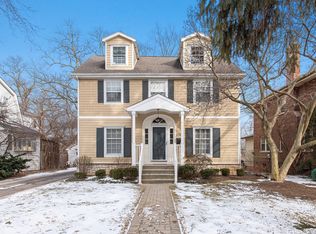 228 Lawndale St, Wilmette, IL