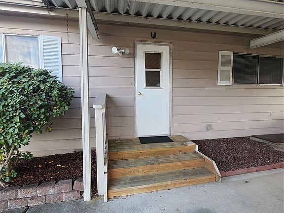 4th image of 1402 22nd Street NE #227