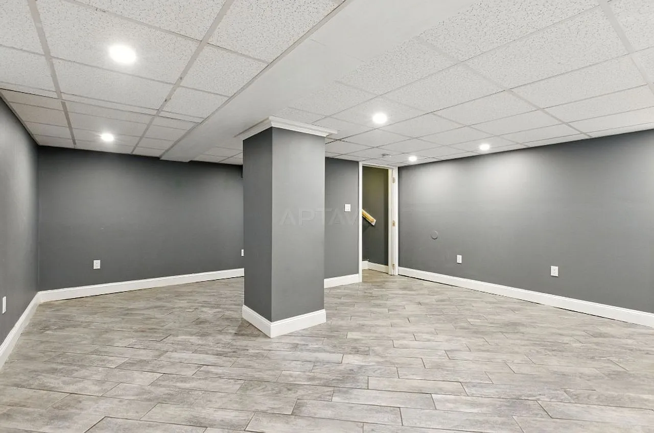 Ball Square area, 3 bedroom, 2 bathroom apartment — Photo 2