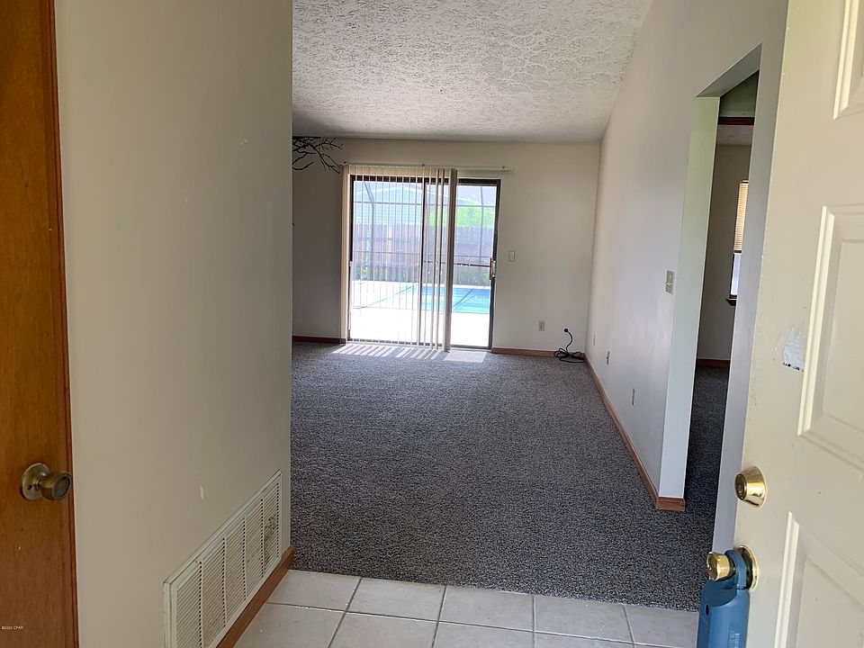 2nd image of 6051 Howard Rd