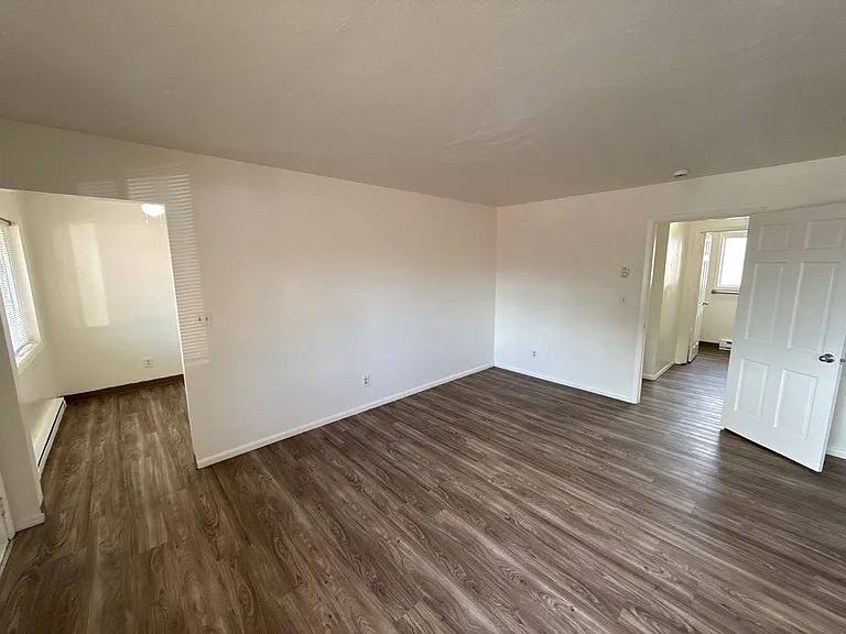 280 SE Orchard Ave #1 — Photo 5