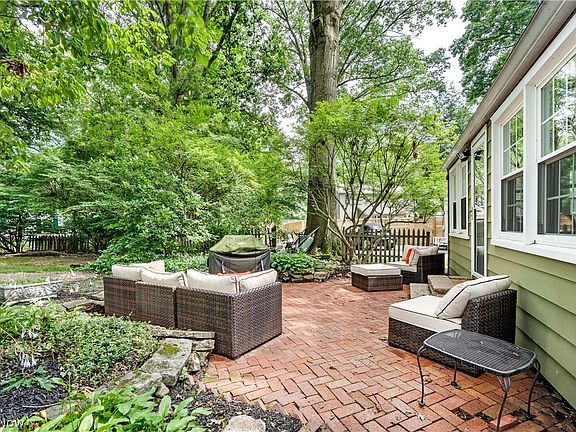 5th image of 4129 Oak Knoll Dr