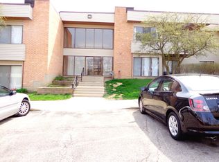 935 Countryside Dr #216, Palatine, IL 60067