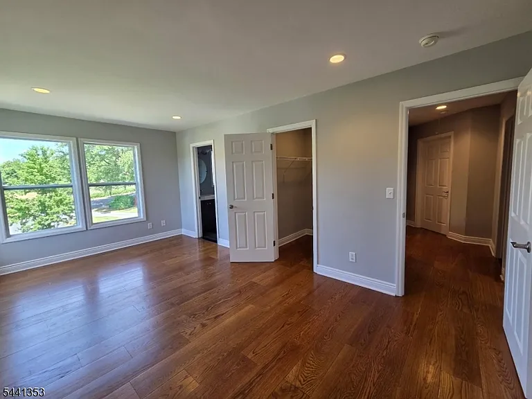 4 Michael Ct — Photo 14
