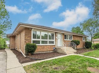 9617 Tripp Ave, Skokie, IL