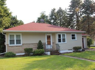16 Oriole Rd, Lock Haven, PA 17745