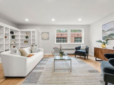 648 Washington St APT 7, Brookline, MA, 02446