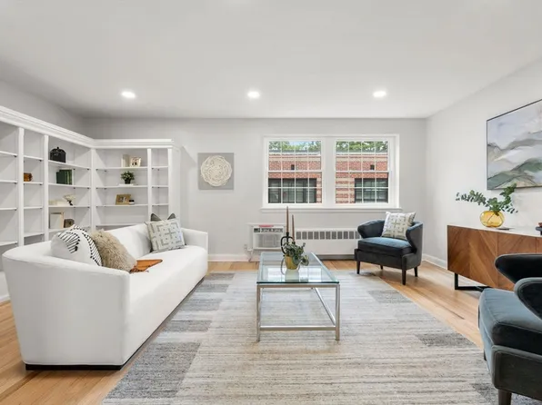 648 Washington St APT 7, Brookline, MA 02446