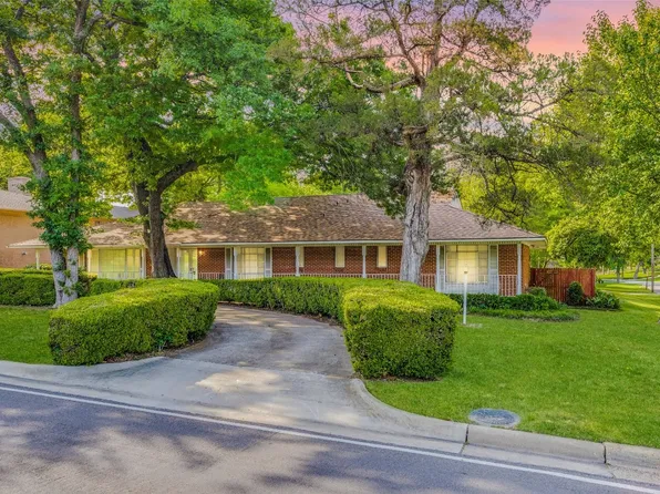 1748 W Red Bird Ln, Dallas, TX 75232