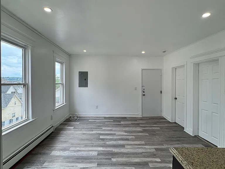 20 Coe St — Photo 11