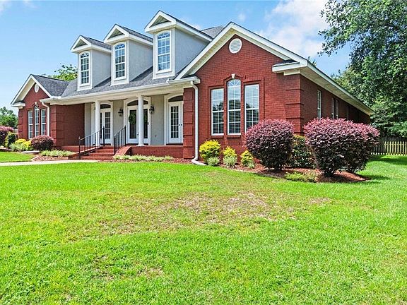 3rd image of 3176 Cedar Ct